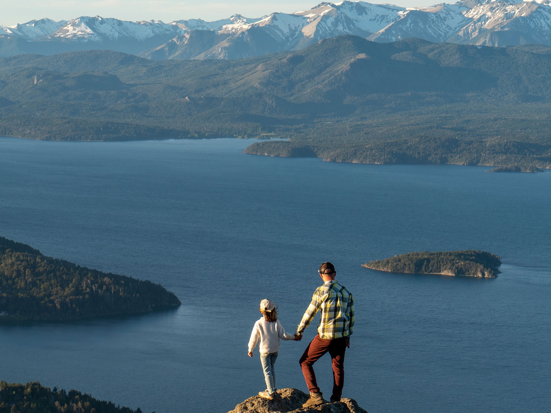 También puedes encontrar buenas oportunidades para viajar a destinos nacionales como Bariloche, entre muchos otros.