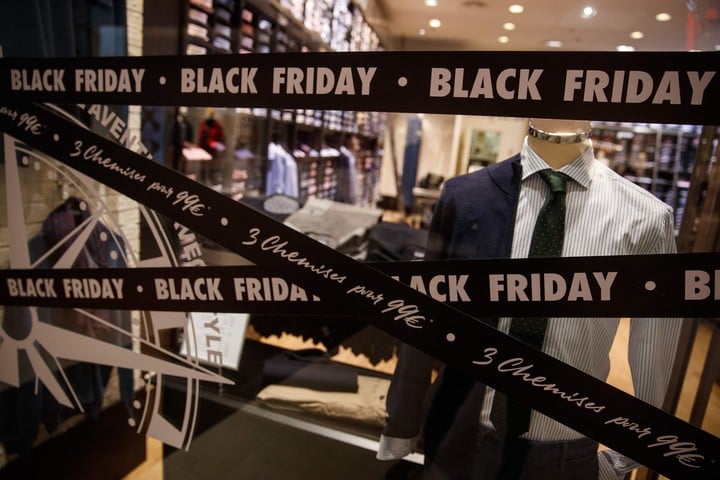 El Black Friday es una tradición de compras que pretende instalarse en el país.  foto AFP